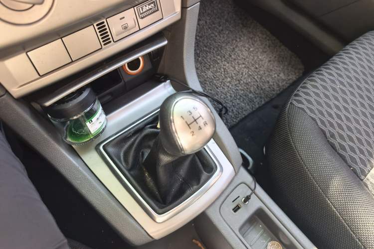 Used Ford Focus 2012 Hatchback Classic 1.8L Manual Base Model Gear Lever