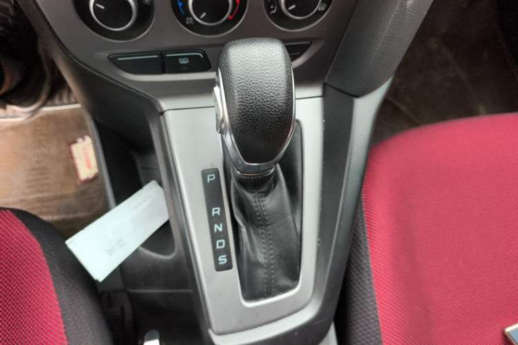 Used Ford Focus 2012 Hatchback 1.6L Automatic Comfort Model Gear Lever