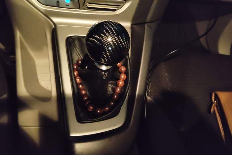 Used Ford Focus 2012 Sedan 1.6L Manual Comfort Model Gear Lever