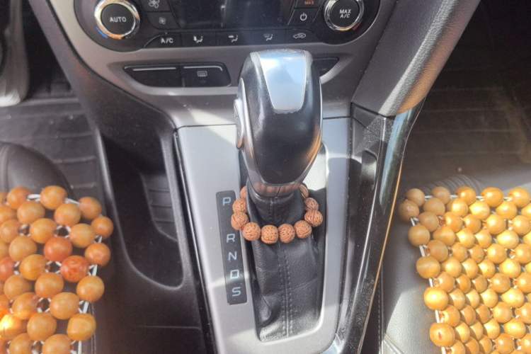 Used Ford Focus 2012 Hatchback 1.6L Automatic Fashion Edition Gear Lever