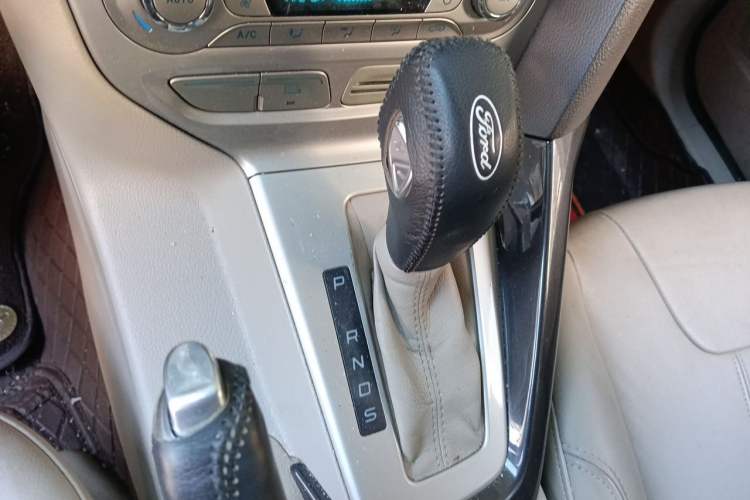 Used Ford Focus 2012 Sedan 1.6L Automatic Prestige Model Gear Lever
