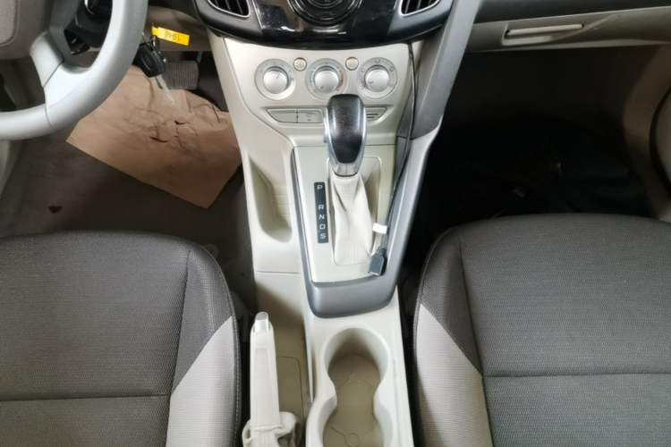 Used Ford Focus 2012 Sedan 1.6L Automatic Comfort Model Gear Lever