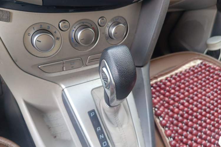 Used Ford Focus 2012 Sedan 1.6L Automatic Comfort Model Gear Lever