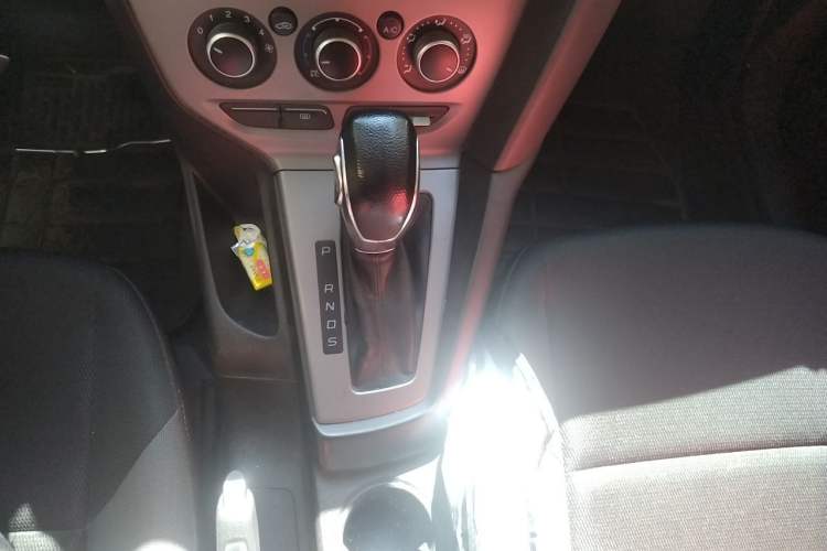 Used Ford Focus 2012 Hatchback 1.6L Automatic Comfort Model Gear Lever
