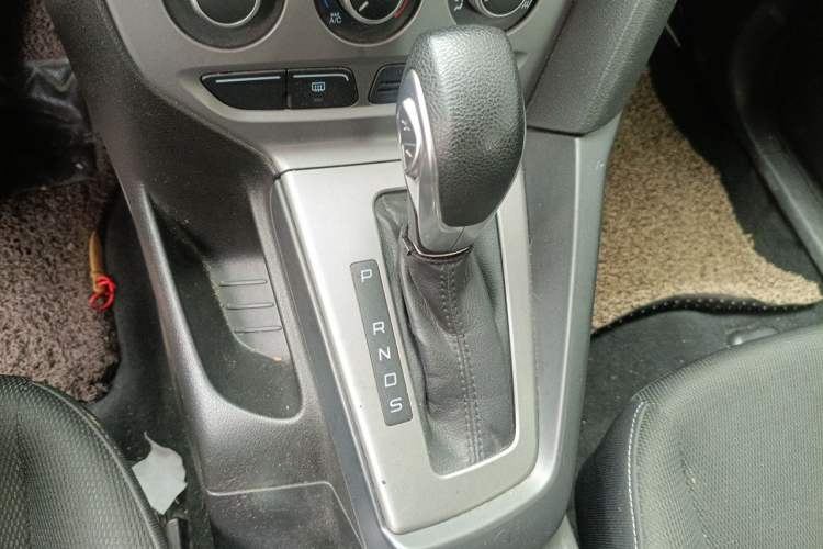 Used Ford Focus 2012 Hatchback 1.6L Automatic Comfort Model Gear Lever