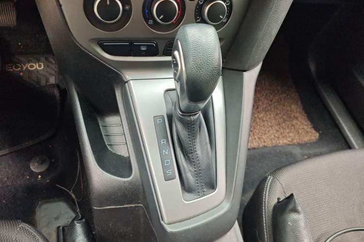 Used Ford Focus 2012 Hatchback 1.6L Automatic Comfort Model Gear Lever