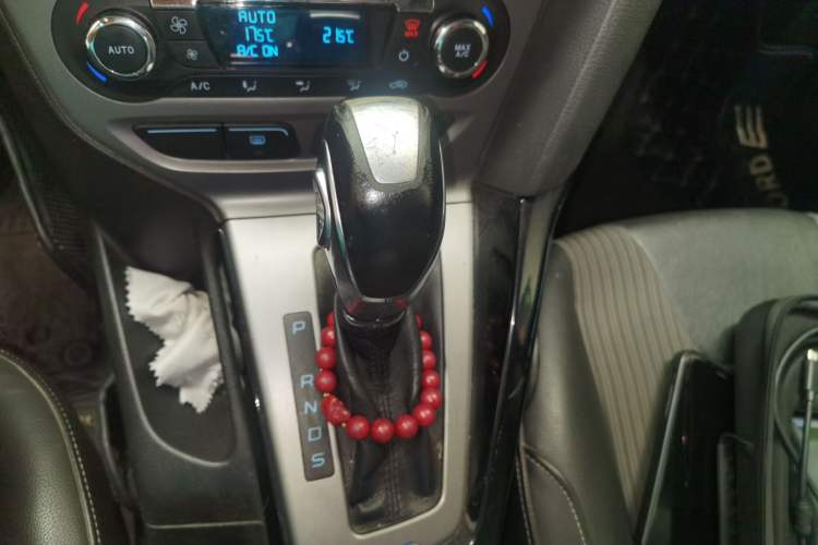 Used Ford Focus 2012 Hatchback 1.6L Automatic Fashion Edition Gear Lever