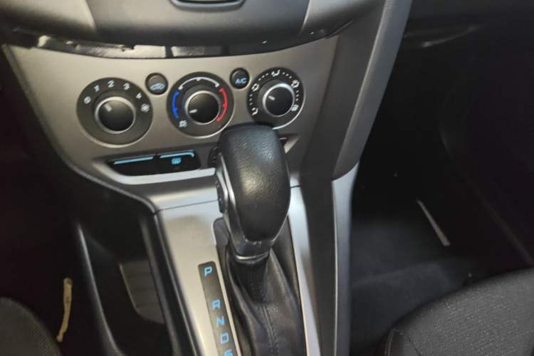 Used Ford Focus 2012 Hatchback 1.6L Automatic Comfort Model Gear Lever