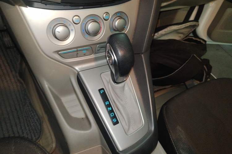 Used Ford Focus 2012 Sedan 1.6L Automatic Comfort Model Gear Lever