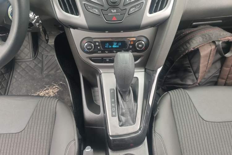 Used Ford Focus 2012 Hatchback 1.6L Automatic Fashion Edition Gear Lever