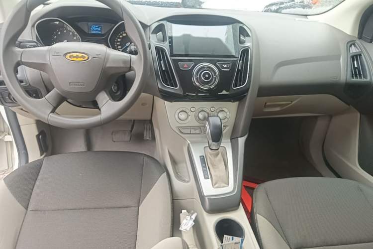 Used Ford Focus 2012 Sedan 1.6L Automatic Comfort Model Gear Lever