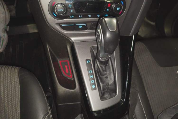 Used Ford Focus 2012 Hatchback 1.6L Automatic Fashion Edition Gear Lever