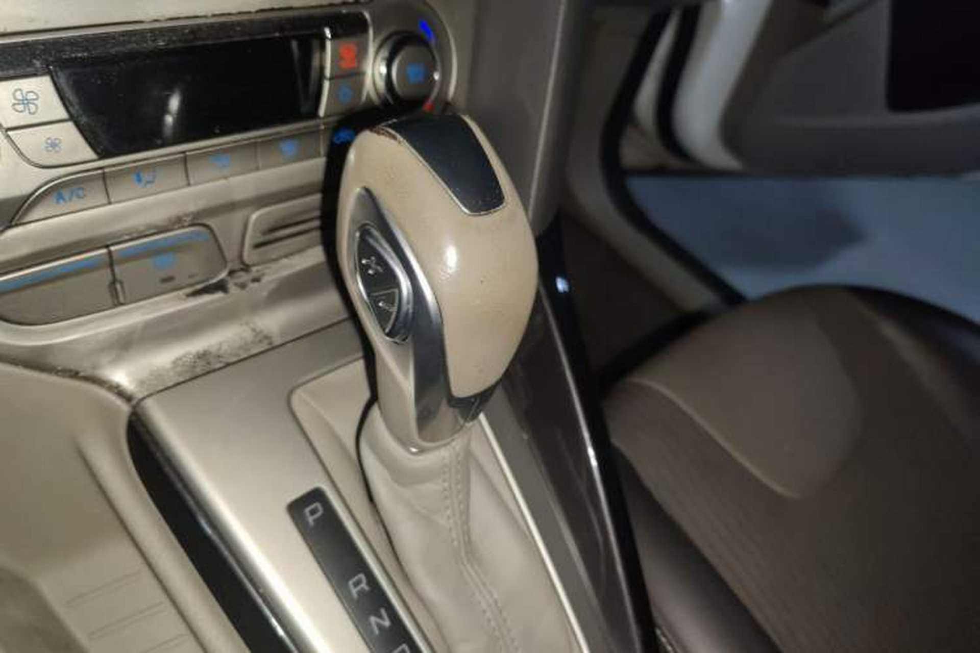 Used Ford Focus 2012 Hatchback 1.6L Automatic Fashion Edition Gear Lever