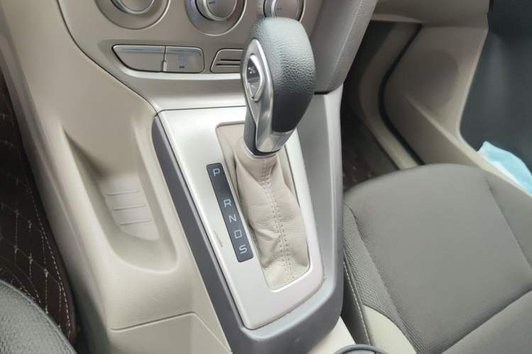 Used Ford Focus 2012 Sedan 1.6L Automatic Comfort Model Gear Lever
