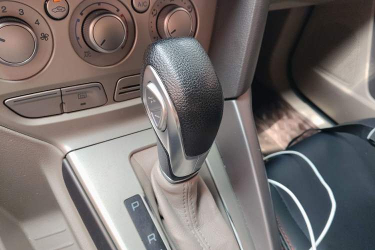 Used Ford Focus 2012 Hatchback 1.6L Automatic Comfort Model Gear Lever