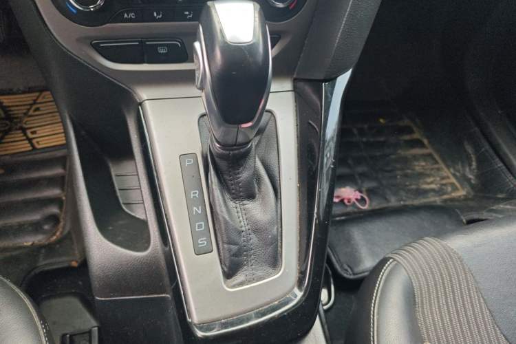 Used Ford Focus 2012 Hatchback 1.6L Automatic Fashion Edition Gear Lever