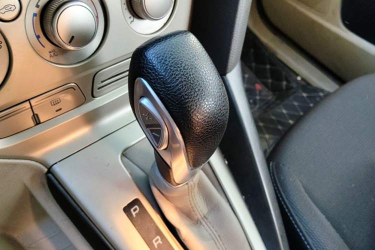 Used Ford Focus 2012 Sedan 1.6L Automatic Comfort Model Gear Lever