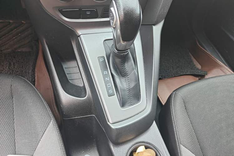 Used Ford Focus 2012 Hatchback 1.6L Automatic Comfort Model Gear Lever