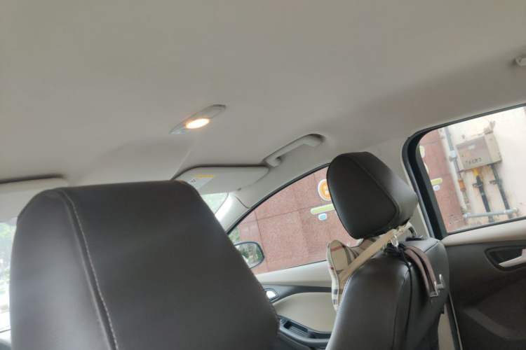 Used Ford Focus 2012 Sedan 1.6L Automatic Comfort Model Headliner
