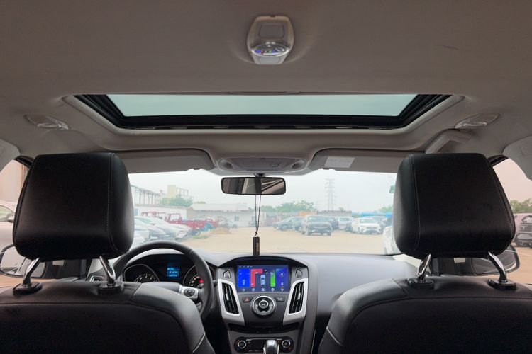 Used Ford Focus 2012 Hatchback 1.6L Automatic Fashion Edition Headliner
