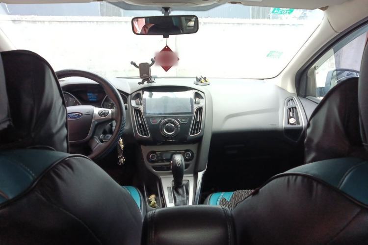 Used Ford Focus 2012 Sedan 1.6L Automatic Fashion Edition Headliner