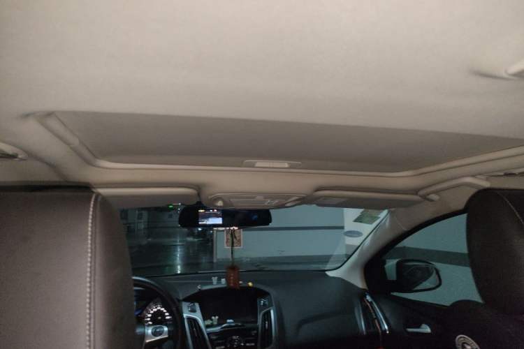 Used Ford Focus 2012 Hatchback 1.6L Automatic Fashion Edition Headliner
