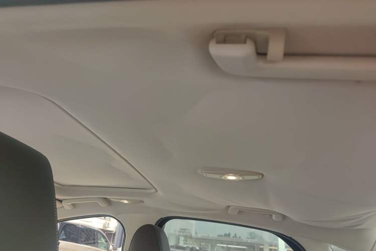 Used Ford Focus 2012 Sedan 1.6L Automatic Fashion Edition Headliner