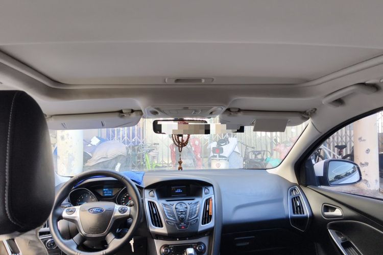 Used Ford Focus 2012 Sedan 1.6L Automatic Fashion Edition Headliner