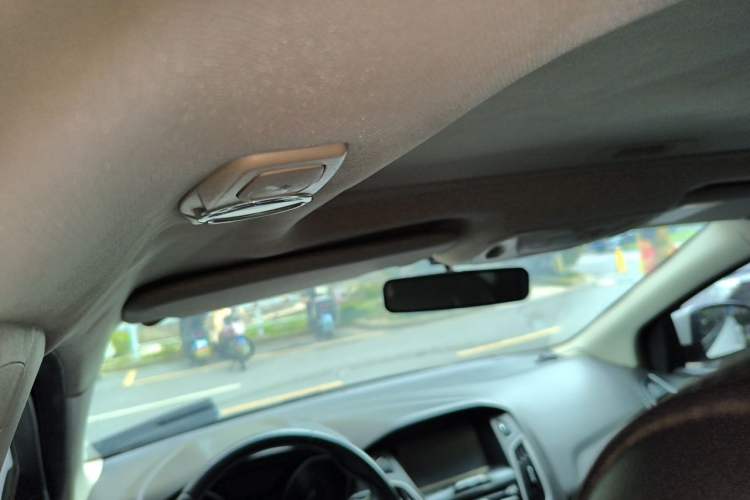 Used Ford Focus 2012 Sedan 1.6L Automatic Fashion Edition Headliner
