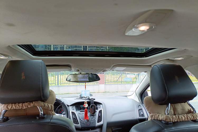 Used Ford Focus 2012 Sedan 1.6L Manual Fashion Edition Headliner