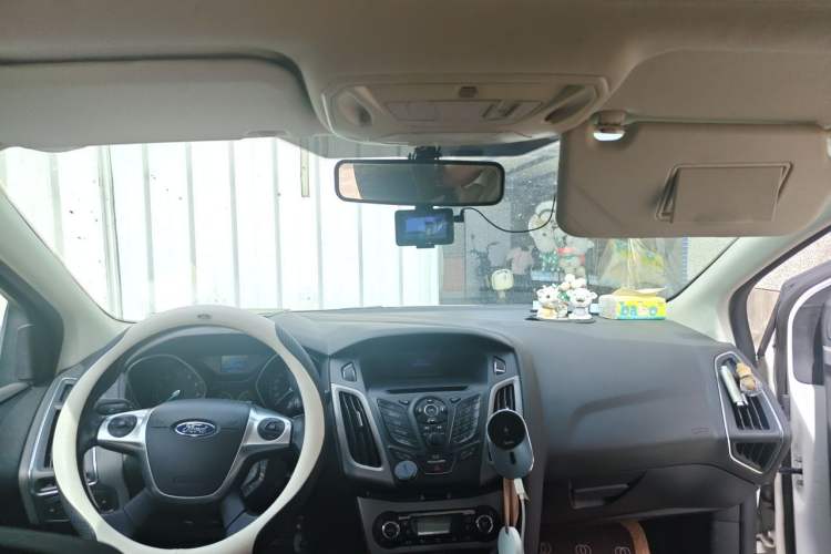 Used Ford Focus 2012 Sedan 1.6L Manual Fashion Edition Headliner
