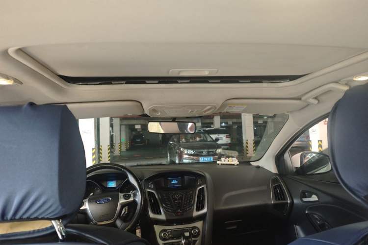 Used Ford Focus 2012 Hatchback 1.6L Automatic Fashion Edition Headliner
