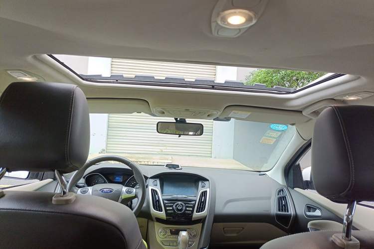 Used Ford Focus 2012 Sedan 1.6L Automatic Fashion Edition Headliner