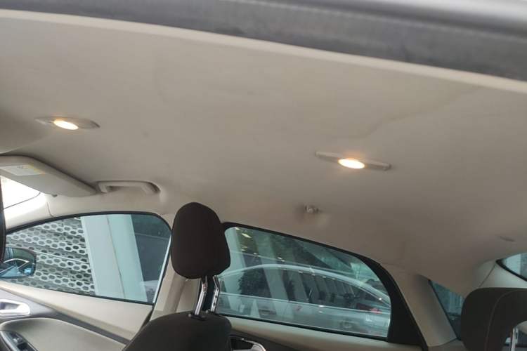 Used Ford Focus 2012 Sedan 1.6L Manual Comfort Model Headliner