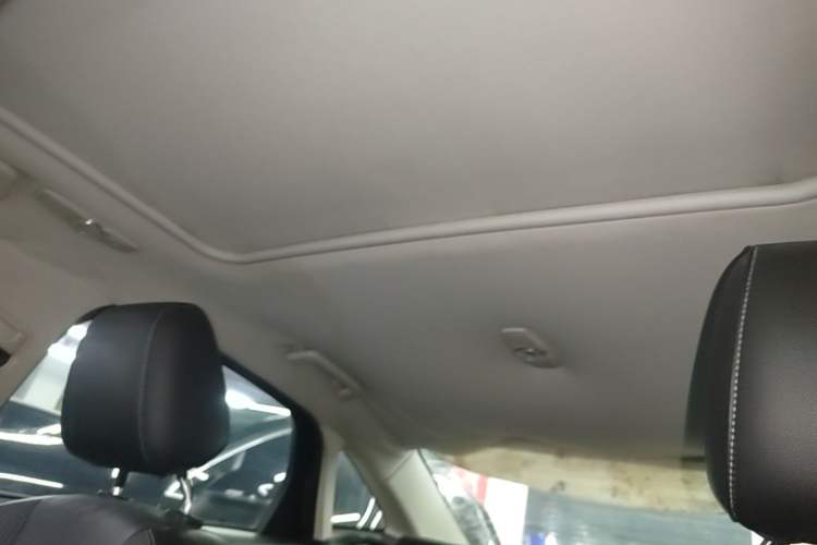 Used Ford Focus 2012 Sedan 1.6L Automatic Fashion Edition Headliner