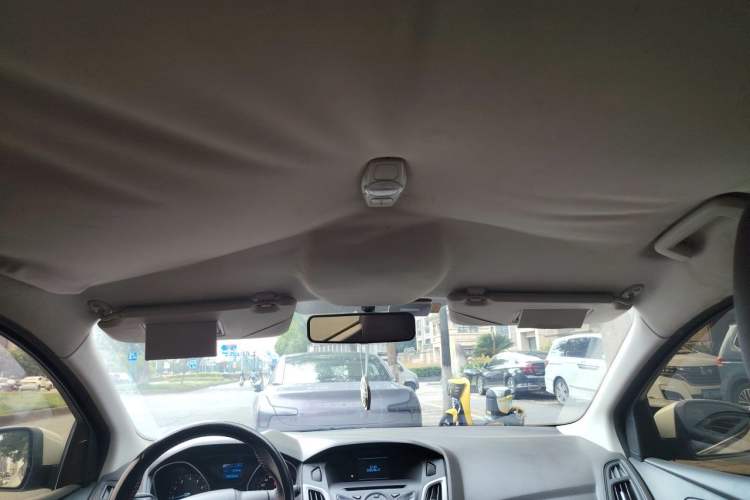 Used Ford Focus 2012 Hatchback 1.6L Manual Comfort Model Headliner
