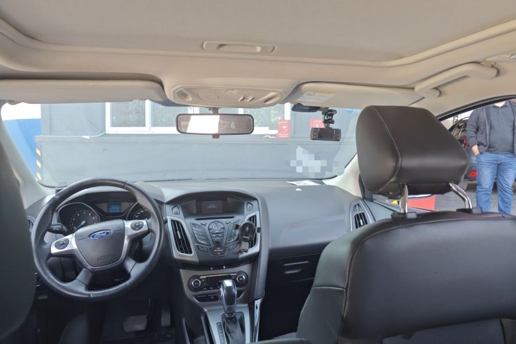 Used Ford Focus 2012 Hatchback 1.6L Automatic Fashion Edition Headliner