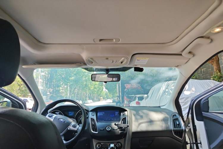 Used Ford Focus 2012 Sedan 1.6L Automatic Fashion Edition Headliner
