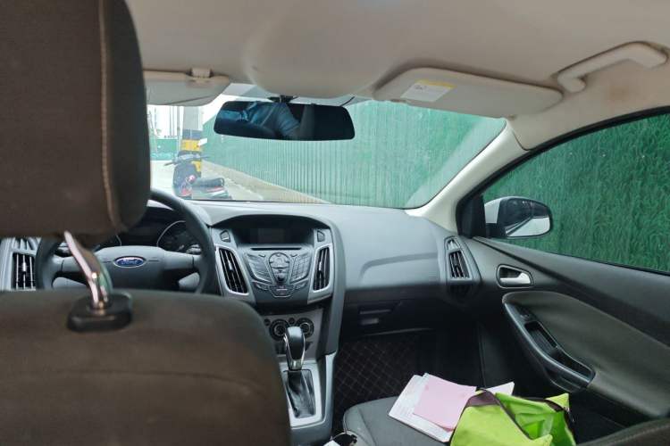 Used Ford Focus 2012 Hatchback 1.6L Automatic Comfort Model Headliner