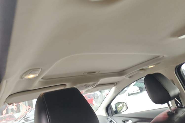 Used Ford Focus 2012 Hatchback 1.6L Automatic Fashion Edition Headliner