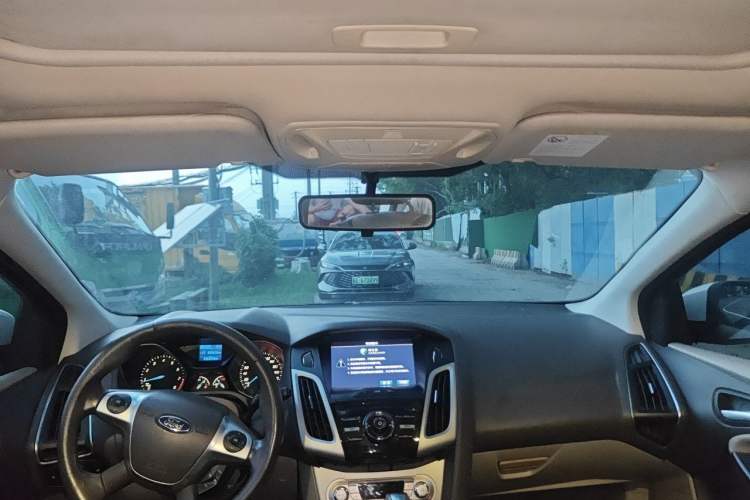 Used Ford Focus 2012 Hatchback 1.6L Automatic Fashion Edition Headliner