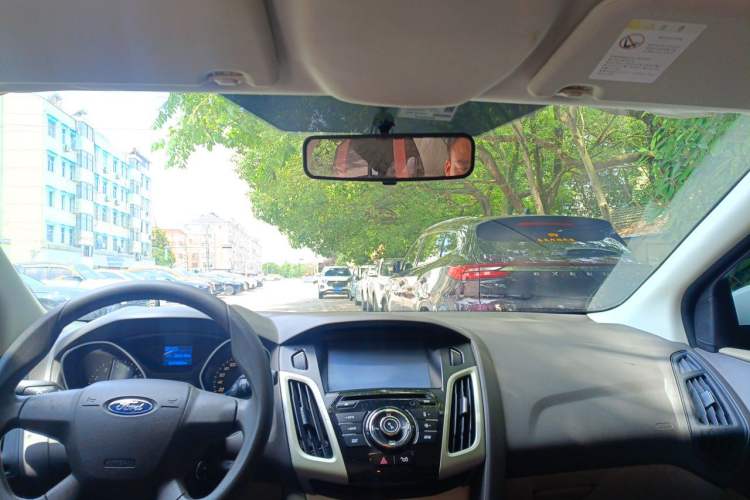 Used Ford Focus 2012 Sedan 1.6L Automatic Comfort Model Headliner