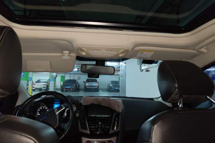 Used Ford Focus 2012 Sedan 1.6L Manual Fashion Edition Headliner
