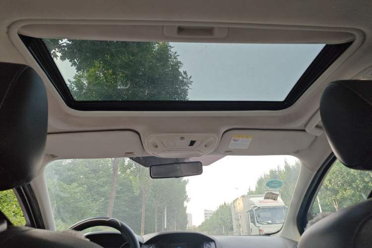 Used Ford Focus 2012 Sedan 1.6L Automatic Fashion Edition Headliner