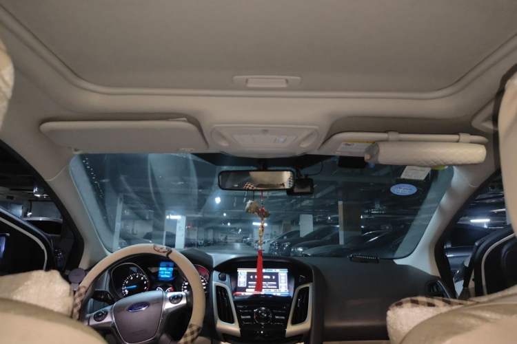 Used Ford Focus 2012 Sedan 1.6L Automatic Fashion Edition Headliner