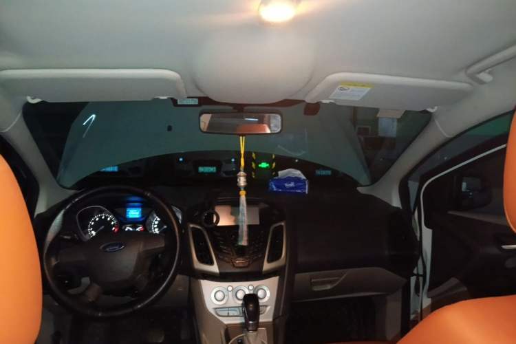 Used Ford Focus 2012 Sedan 1.6L Automatic Comfort Model Headliner