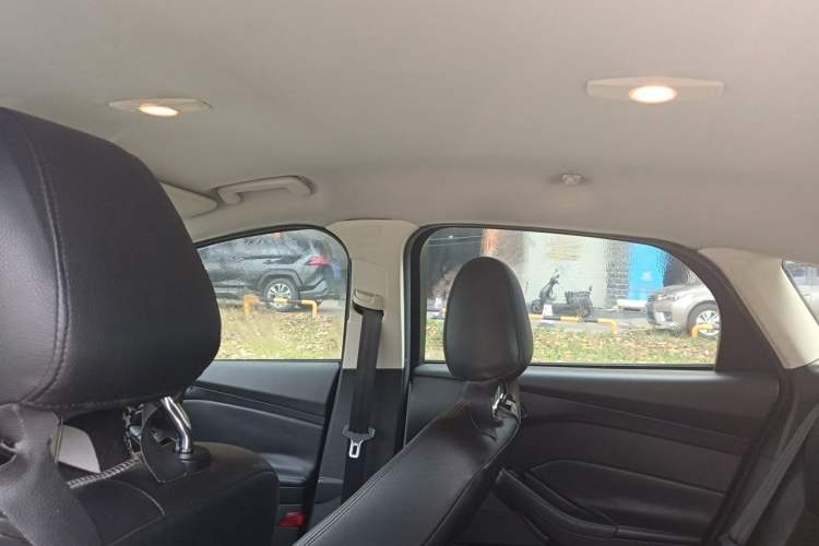 Used Ford Focus 2012 Hatchback 1.6L Automatic Comfort Model Headliner