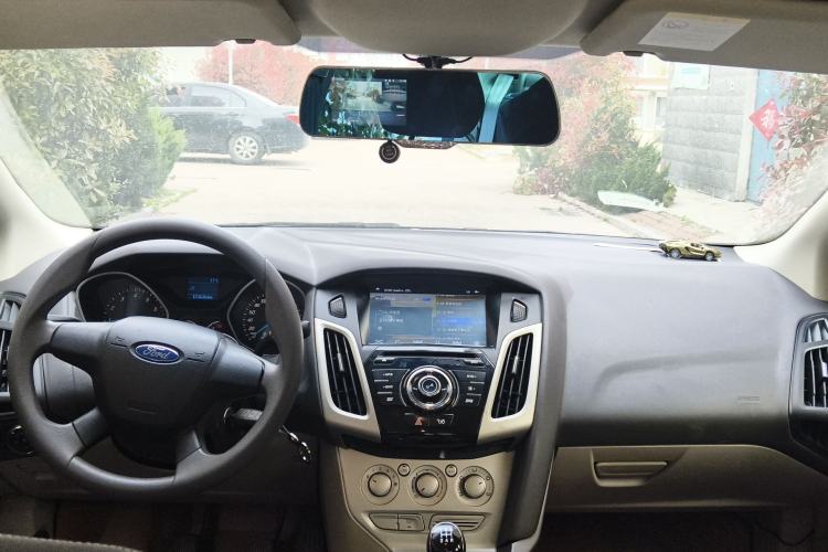 Used Ford Focus 2012 Sedan 1.6L Manual Comfort Model Headliner