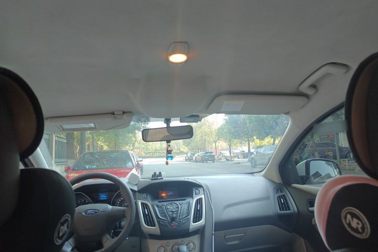 Used Ford Focus 2012 Sedan 1.6L Automatic Comfort Model Headliner