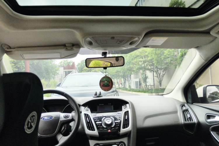 Used Ford Focus 2012 Hatchback 2.0L Automatic Luxury Sport Model Headliner